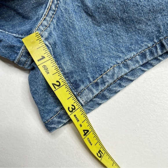 Levi’s High Waisted Mom Jean Shorts Size 29 - Picture 9 of 11